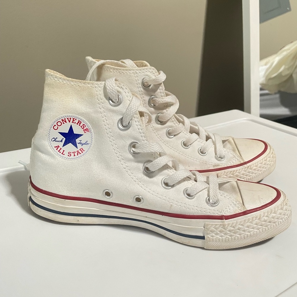 Womens White High Top Converse Size 5.5